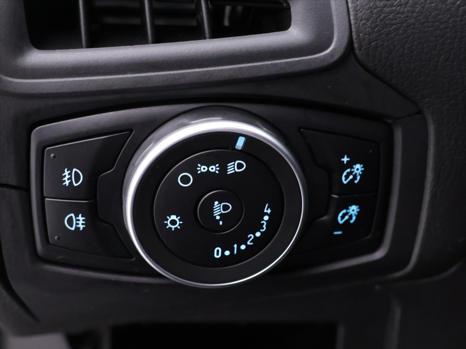 Ford Focus Kombi 999,0 92 kw