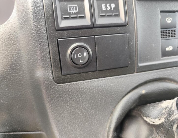 Volkswagen Caravelle Kombi 2,5 l 96 kw