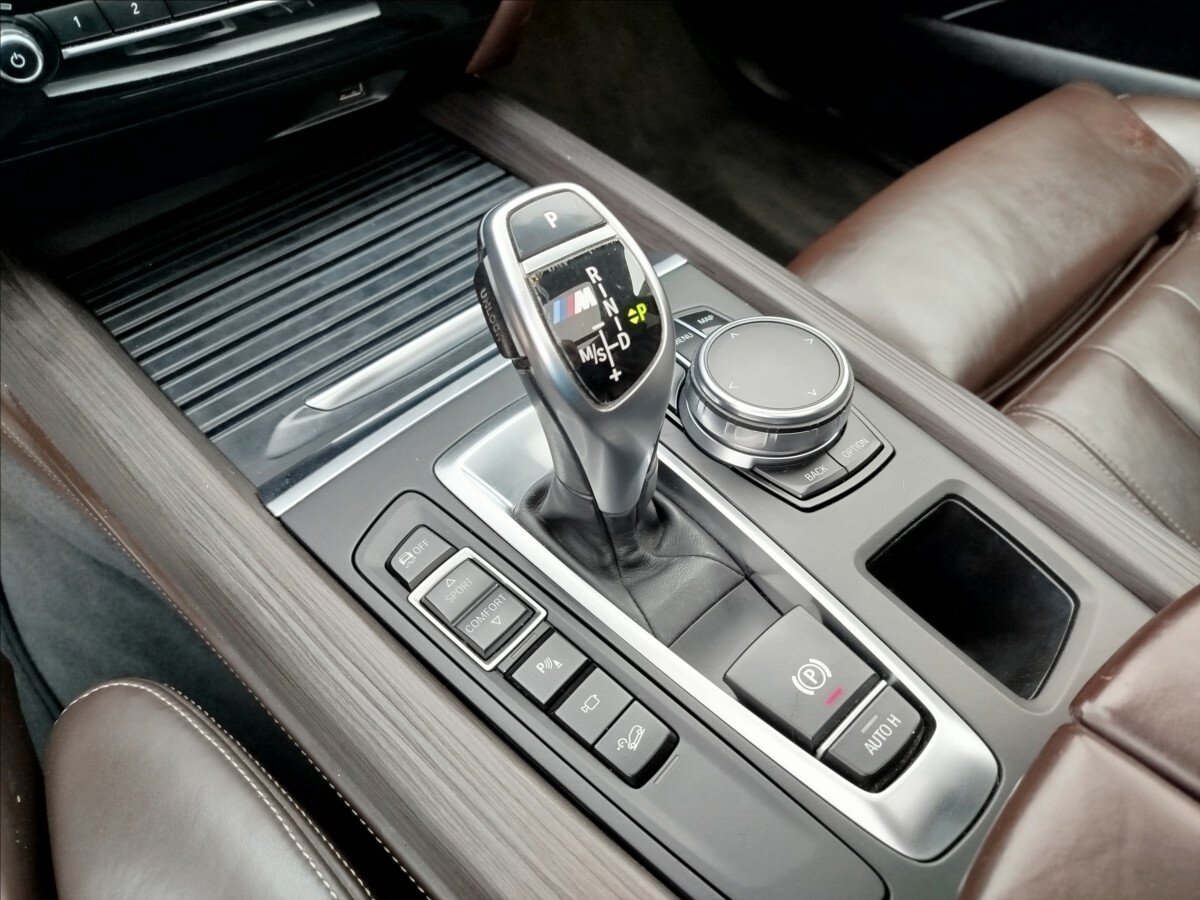 BMW X5 SUV 3,0 l 280 kw