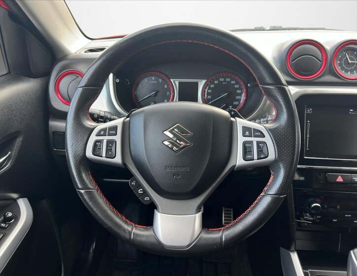 Suzuki Vitara 11