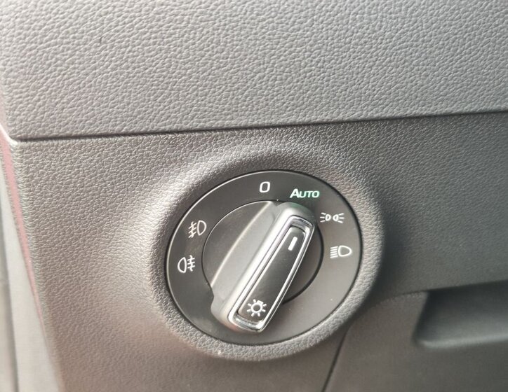 Škoda Karoq SUV 1,5 l 110 kw