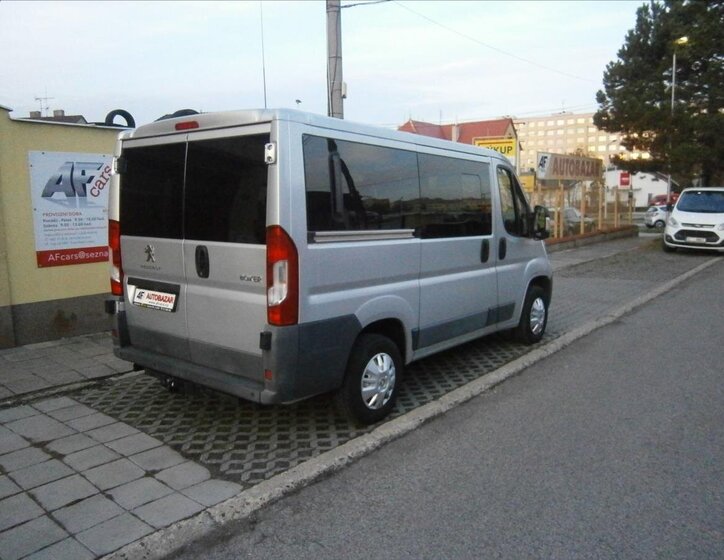 Peugeot Boxer Kombi 2,2 l 96 kw