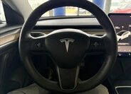 Tesla Model 3 Sedan / Limuzína 0,0 377 kw