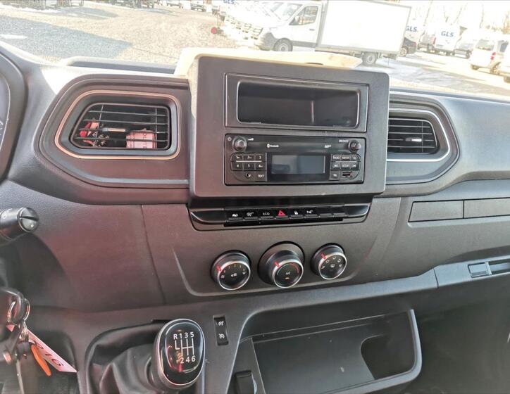 Renault Master 9
