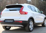 Volvo XC40 SUV / Terénní 2,0 l 140 kw