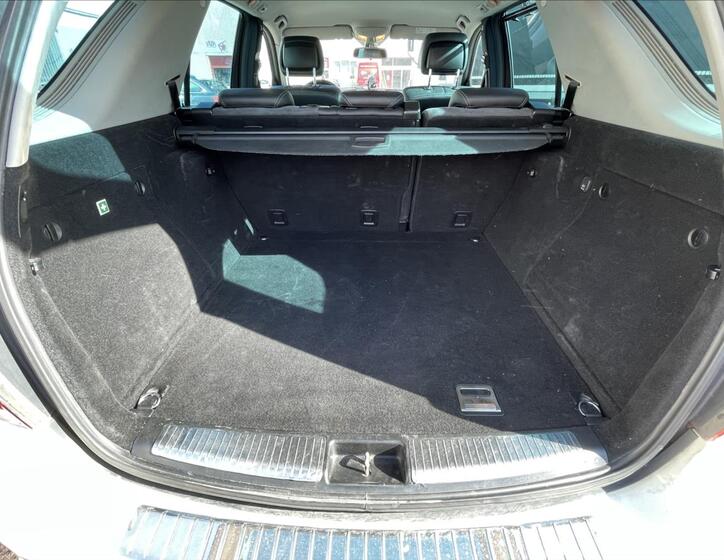 Mercedes-Benz Třídy M SUV 3,0 l 165 kw