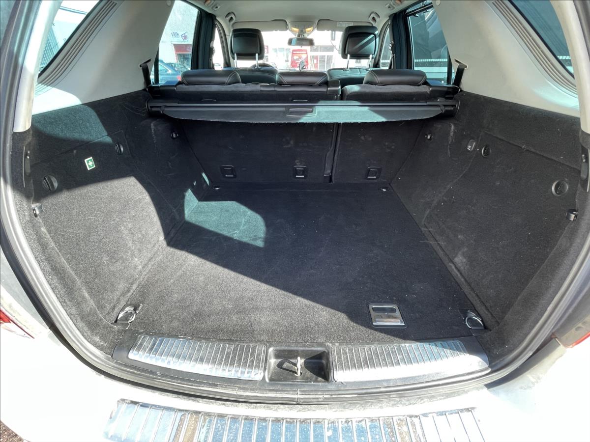 Mercedes-Benz Třídy M SUV 3,0 l 165 kw