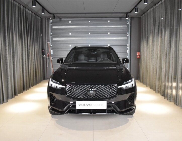 Volvo XC60 SUV / Terénní 2,0 l 335 kw