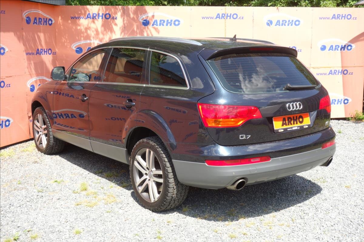 Audi Q7 SUV / Terénní 4,2 l 257 kw