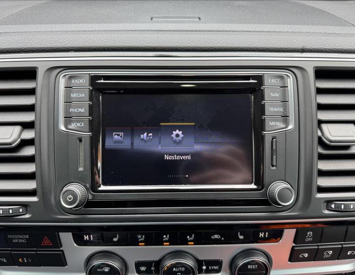 Volkswagen Multivan 21