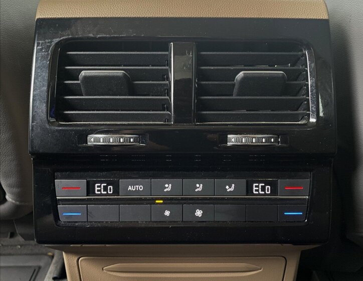 Volkswagen Touareg SUV / Terénní 3,0 l 210 kw