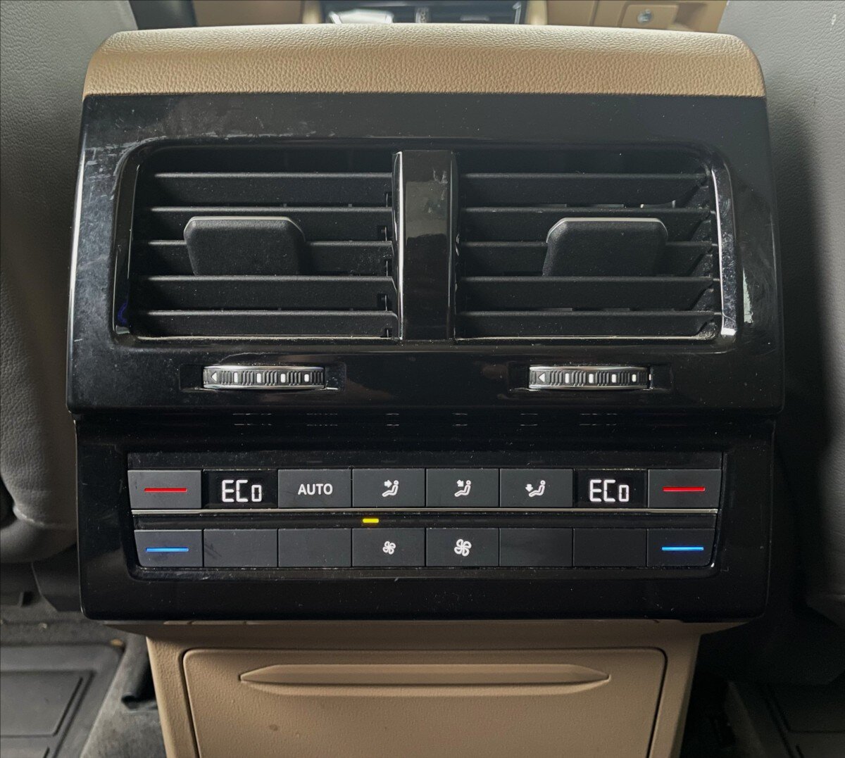 Volkswagen Touareg SUV / Terénní 3,0 l 210 kw