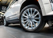 Cadillac Escalade 43