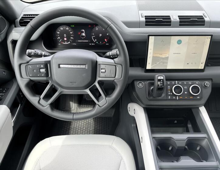 Land Rover Defender 14