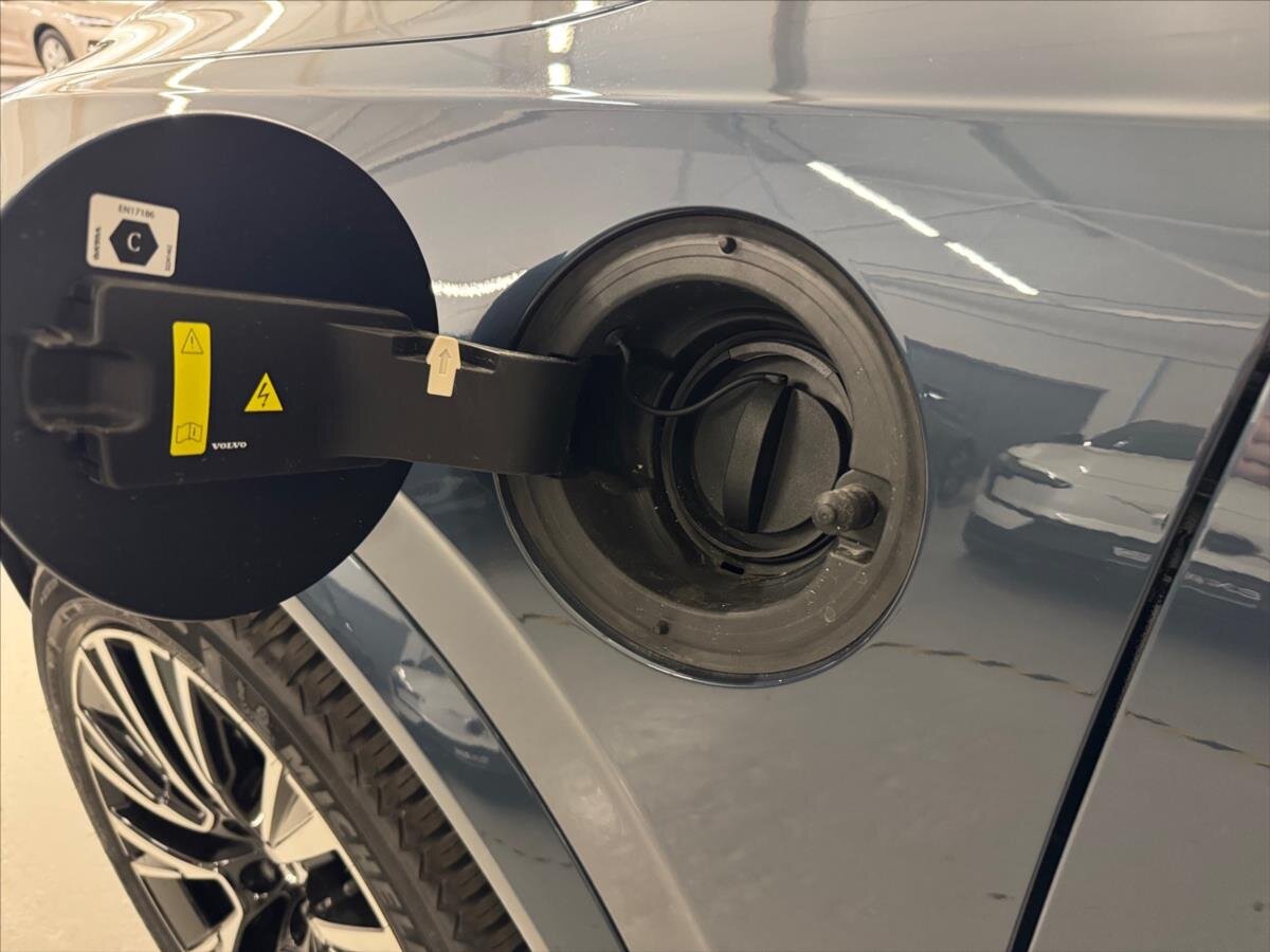 Volvo XC90 SUV / Terénní 2,0 l 335 kw
