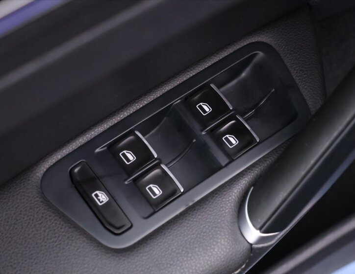 Volkswagen Golf Kombi 2,0 l 221 kw