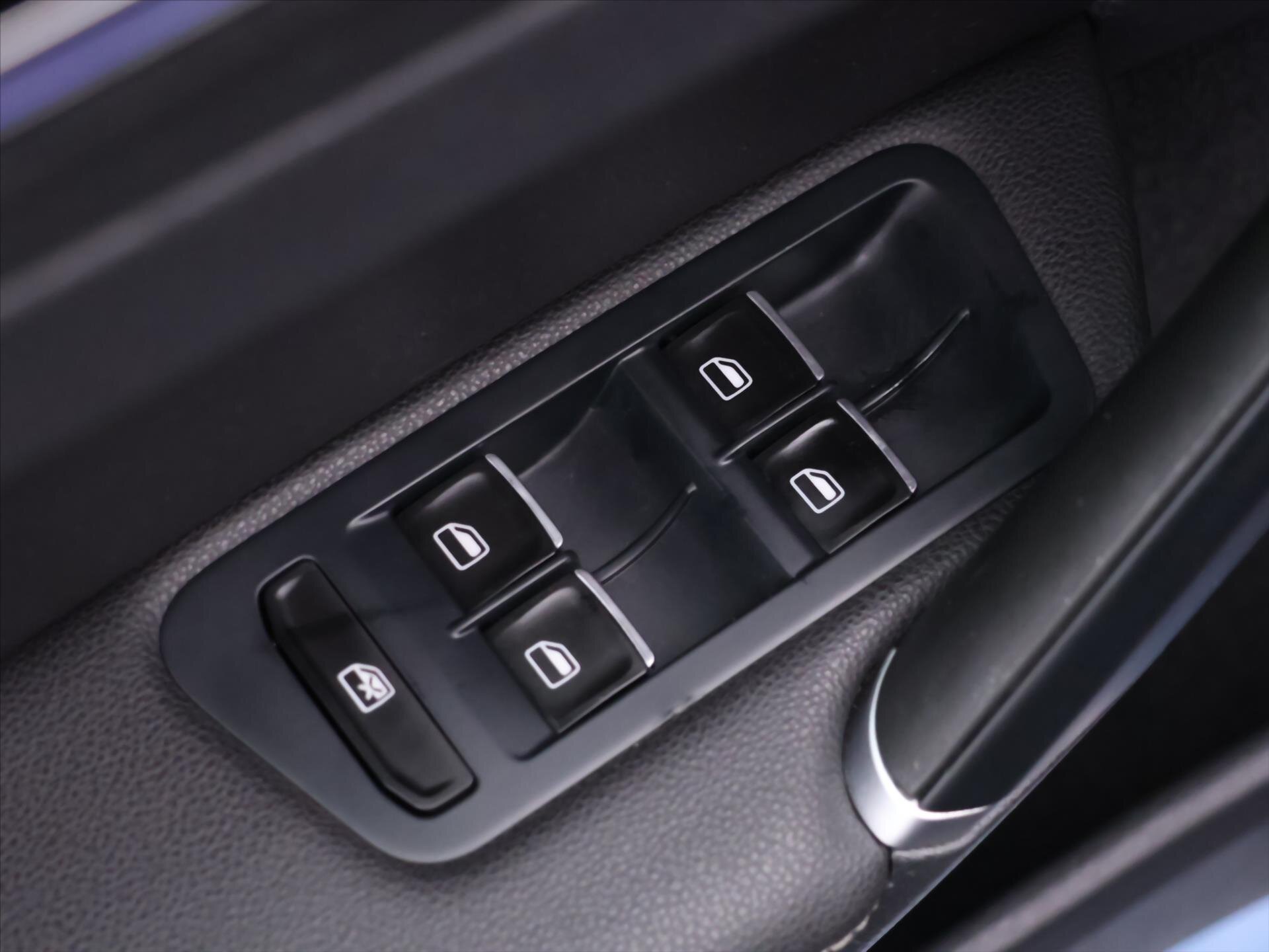 Volkswagen Golf Kombi 2,0 l 221 kw