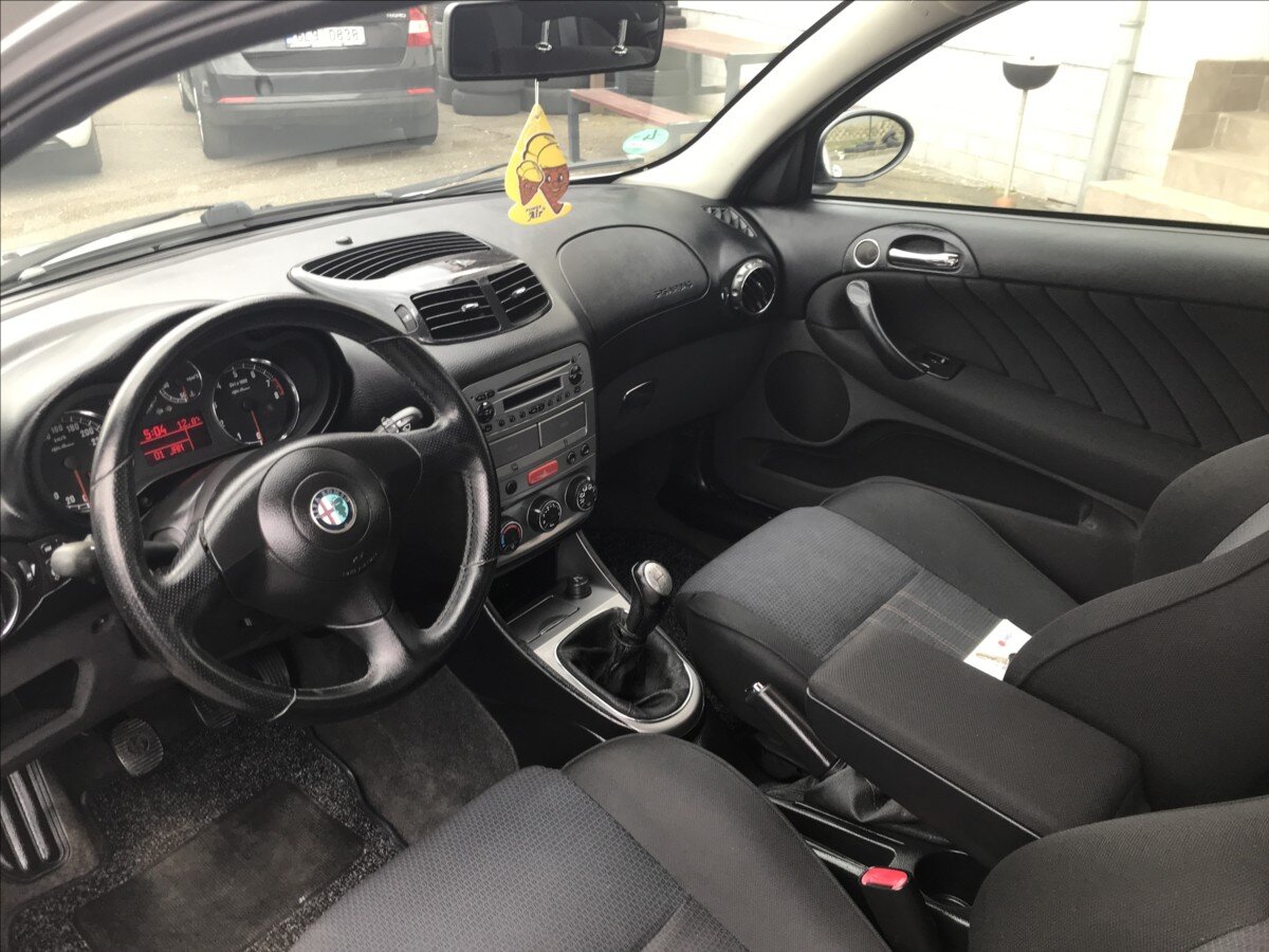 Alfa Romeo 147 Hatchback 77,0 77 kw