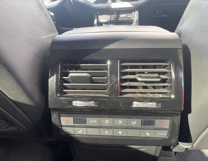 Volkswagen Touareg SUV 3,0 l 210 kw