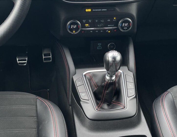 Ford Kuga SUV 1,5 l 88 kw