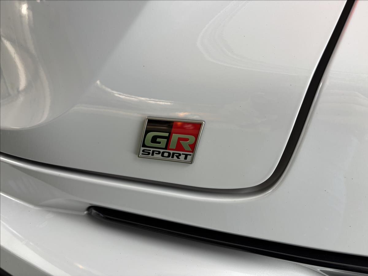 Toyota C-HR SUV 2,0 l 135 kw