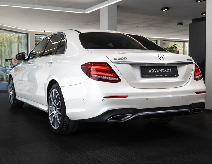 Mercedes-Benz Třídy E Sedan / Limuzína 2,0 l 145 kw