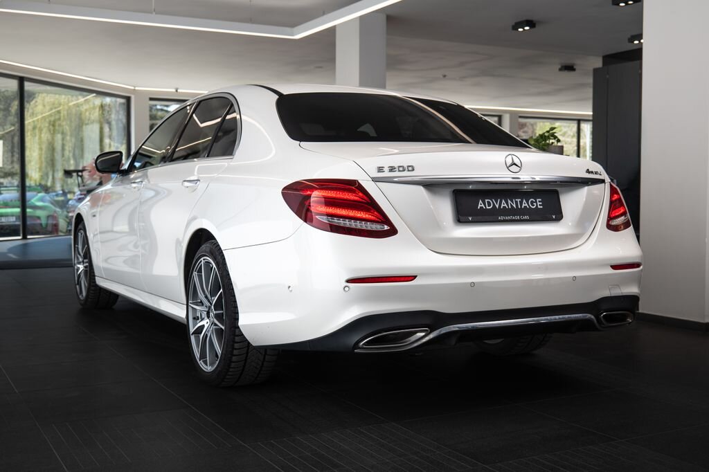 Mercedes-Benz Třídy E Sedan / Limuzína 2,0 l 145 kw