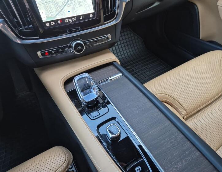 Volvo V90 19
