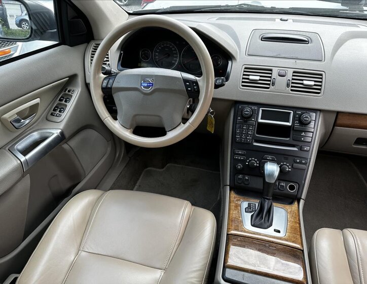 Volvo XC90 SUV 2,4 l 120 kw