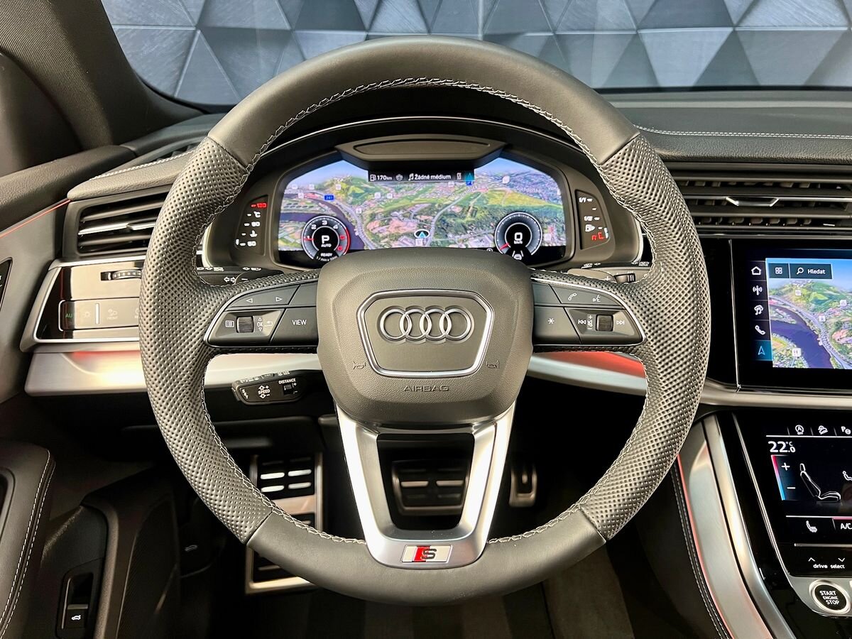 Audi Q8 SUV / Terénní 3,0 l 210 kw