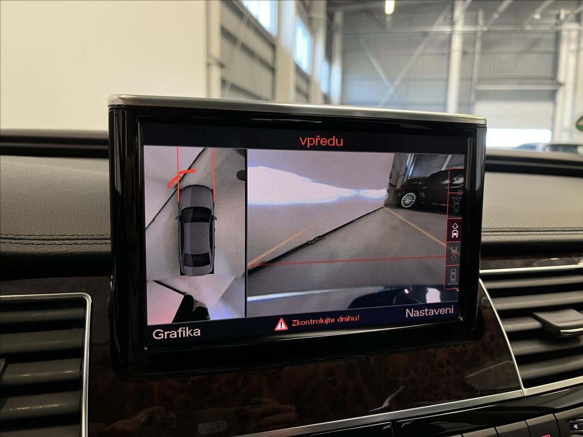 Audi A8 Sedan 3,0 l 190 kw