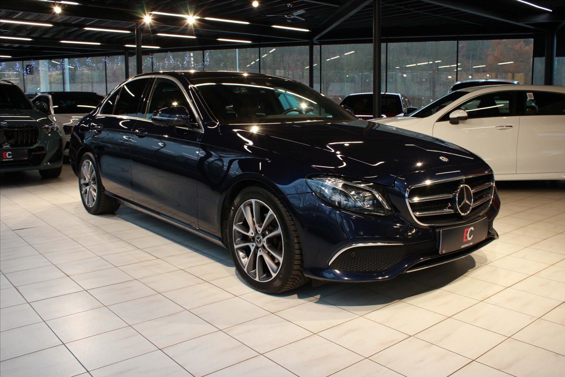 Mercedes-Benz Třídy E Sedan / Limuzína 1,6 l 118 kw