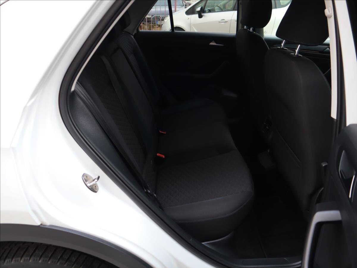 Volkswagen T-Roc CUV 1,5 l 110 kw