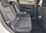 Mitsubishi Outlander 11