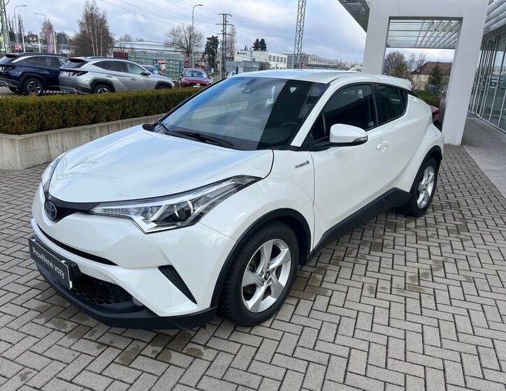 Toyota C-HR SUV / Terénní 1,8 l 72 kw