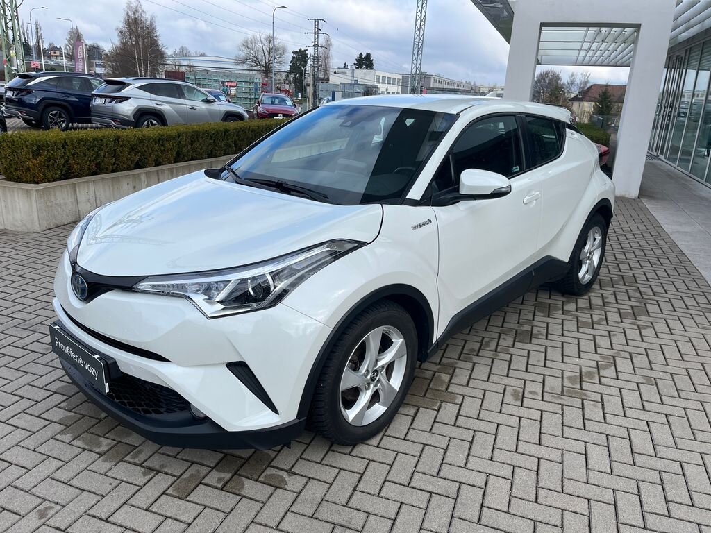 Toyota C-HR SUV / Terénní 1,8 l 72 kw