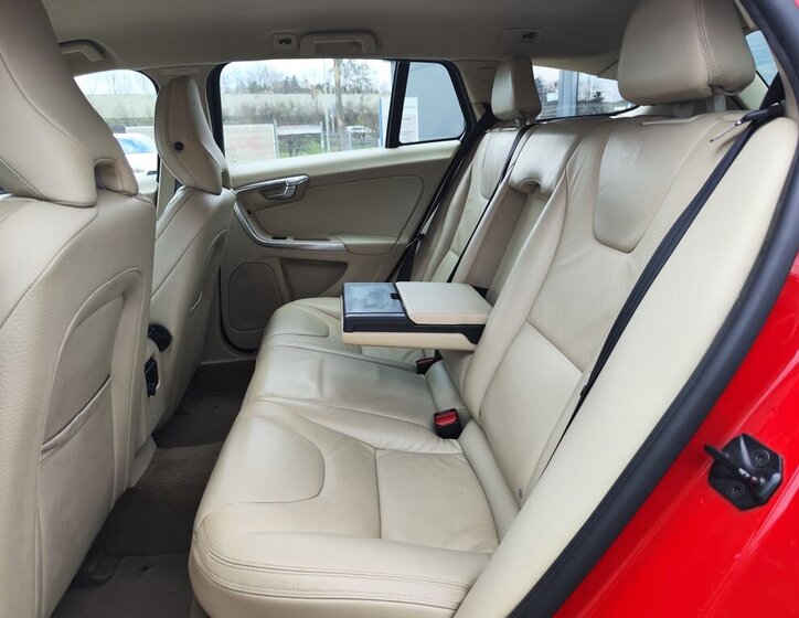 Volvo V60 Kombi 2,0 l 120 kw