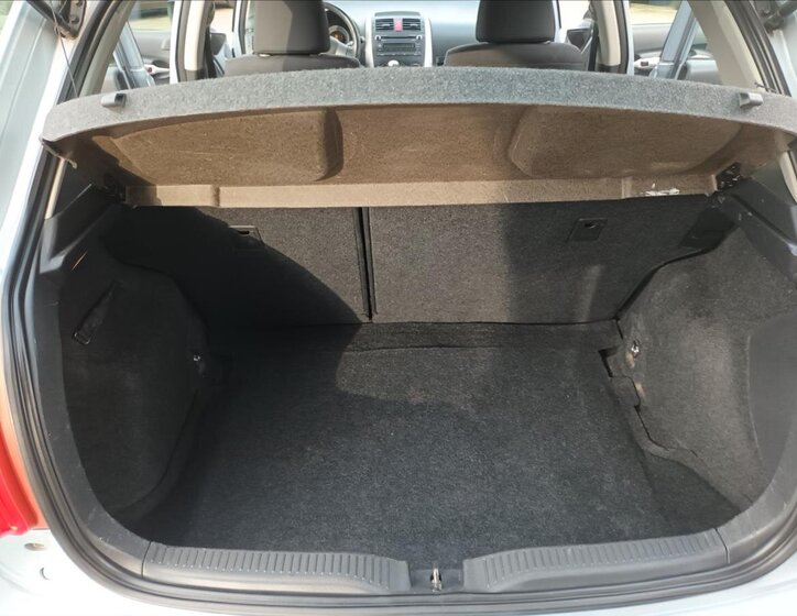 Toyota Auris Hatchback 1,4 l 66 kw