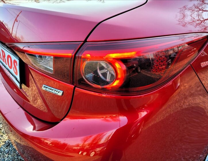 Mazda 3 Sedan / Limuzína 2,0 l 88 kw