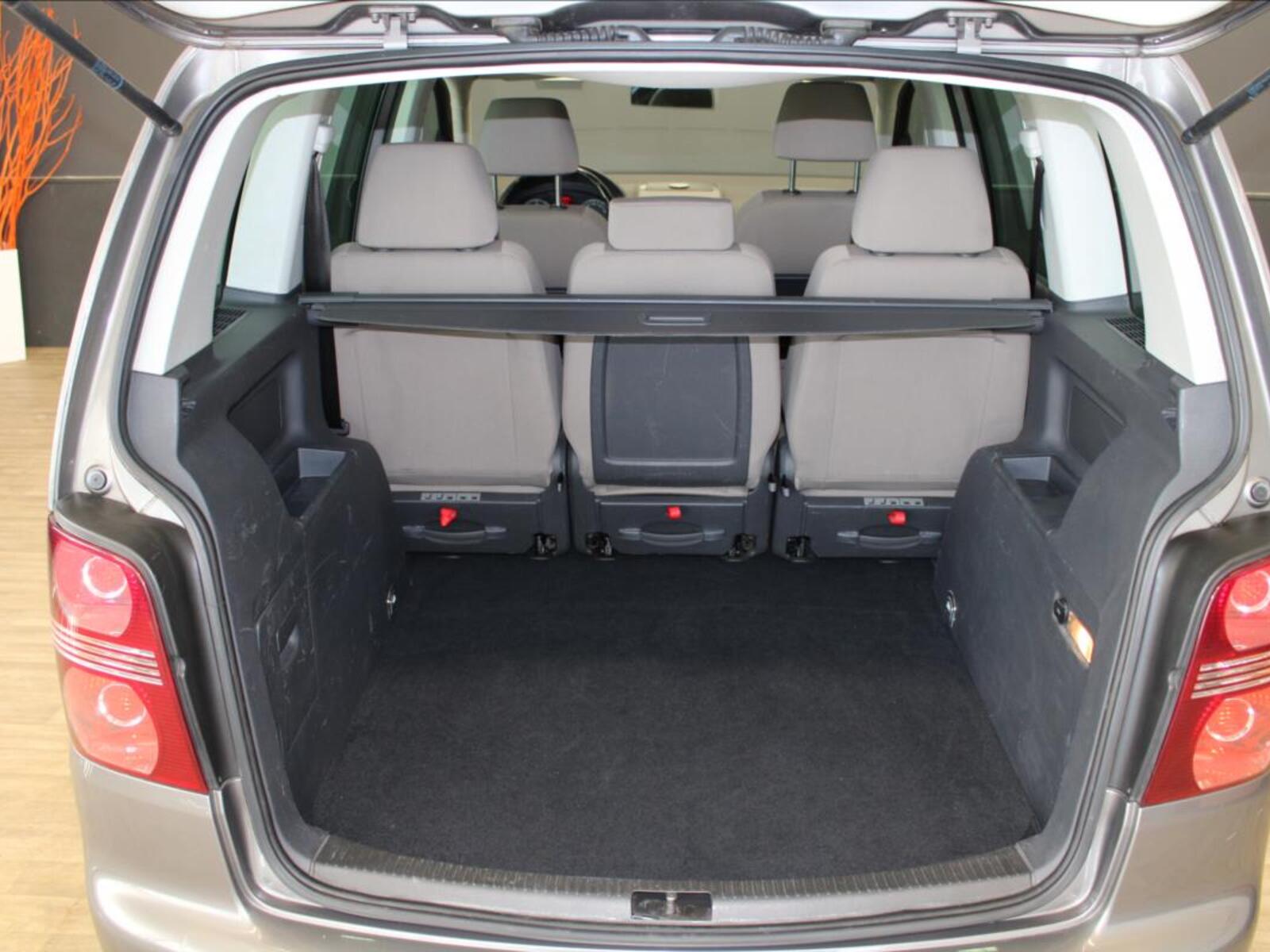 Volkswagen Touran 17