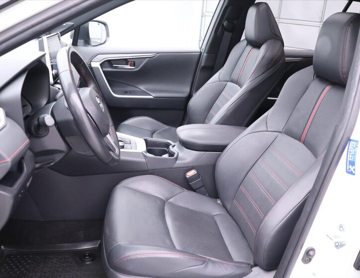 Toyota RAV4 SUV 2,5 l 136 kw