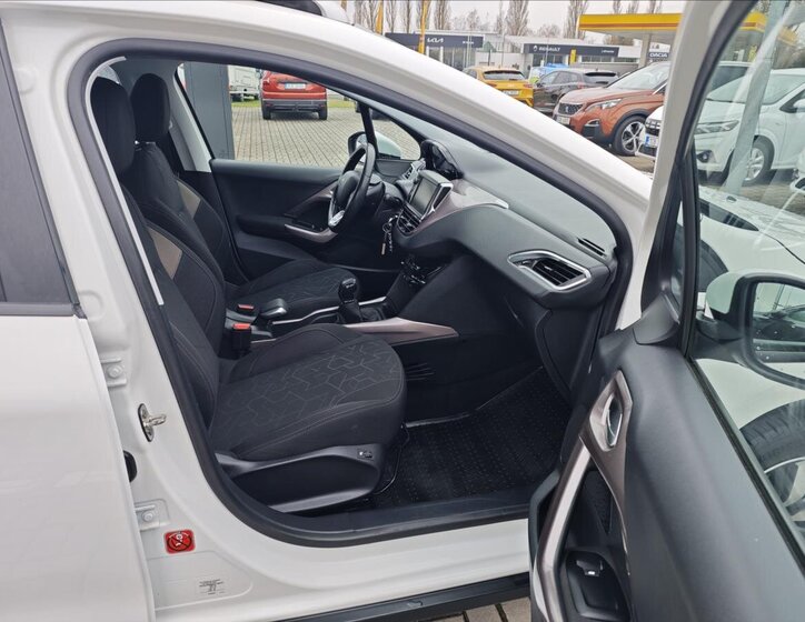 Peugeot 2008 SUV / Terénní 1,2 l 60 kw