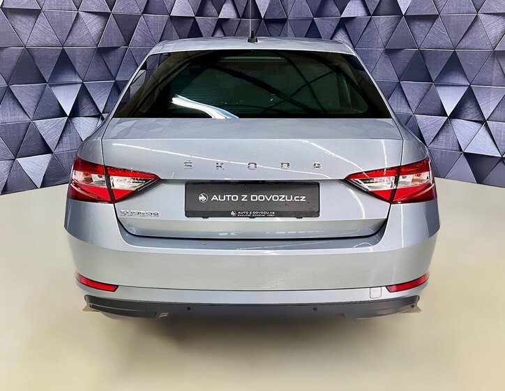 Škoda Superb Sedan / Limuzína 2,0 l 140 kw