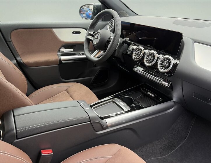 Mercedes-Benz GLA 12