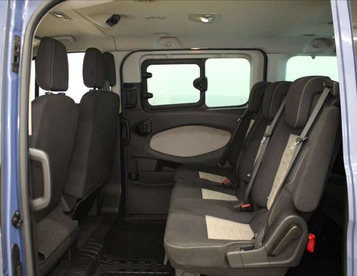 Ford Tourneo Custom 7