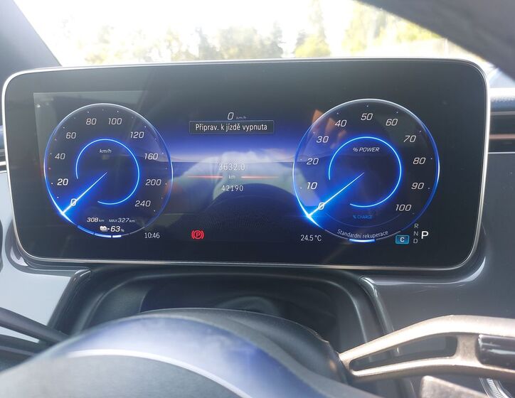 Mercedes-Benz EQE 18