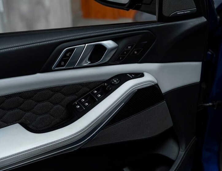 BMW X5 SUV / Terénní 4,4 l 460 kw