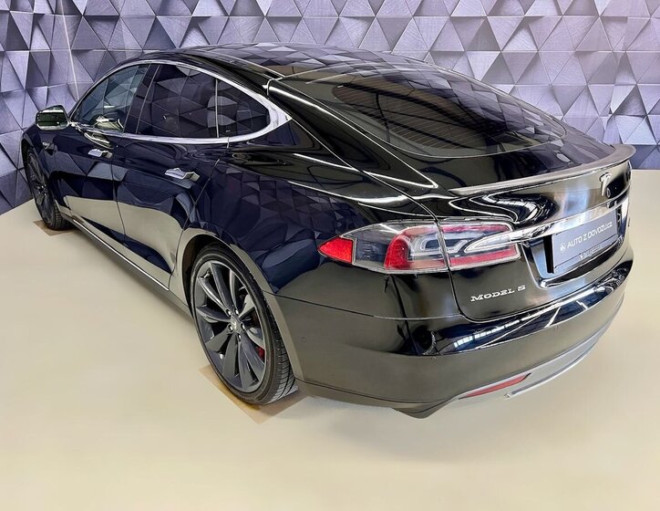 Tesla Model S Liftback 0,0 515 kw