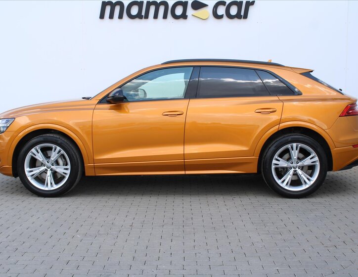Audi Q8 4