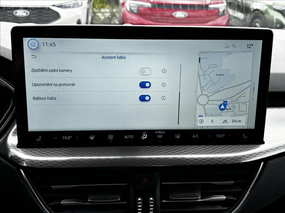 Ford Kuga SUV / Terénní 1,5 l 137 kw